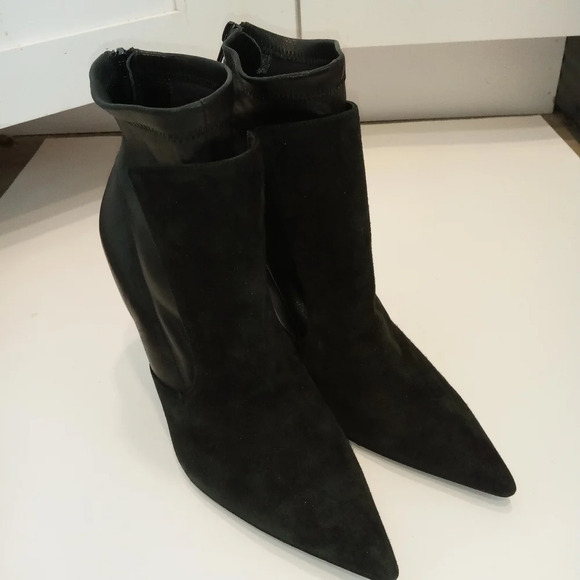 Givenchy Paris Black Suede Leather Ankle Stiletto Pointy Toe Boots sz 38, NEW - Picture 5 of 9